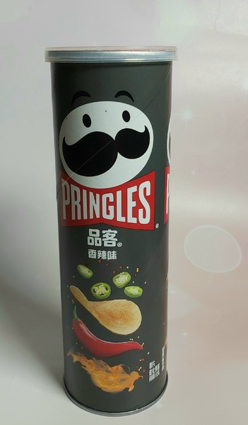 Чипсы Pringles со вкусом острого картофеля